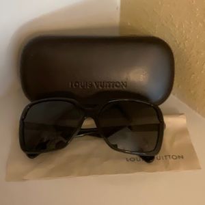 💯 Authentic Louis Vuitton sunglasses